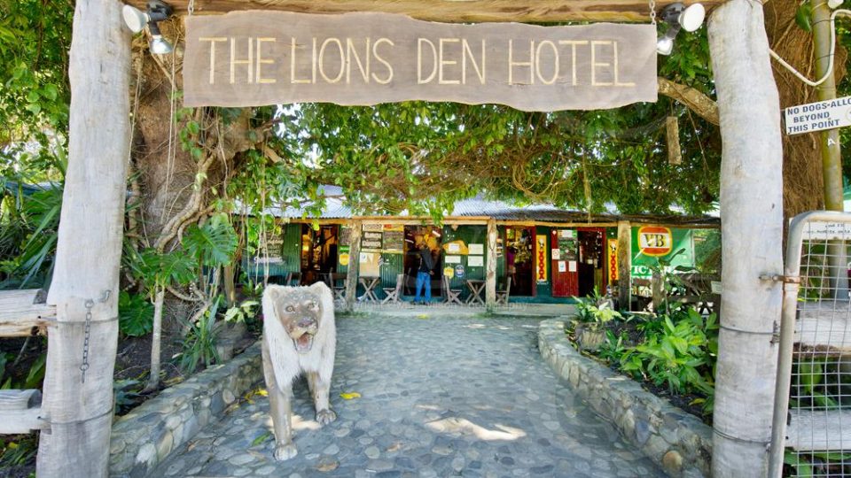 Lions Den Hotel