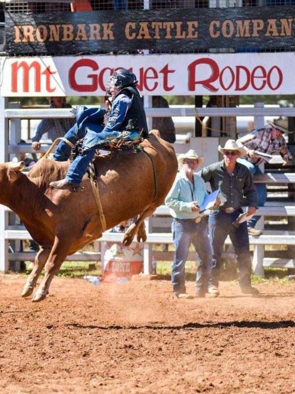 Mt-Garnet-Races-and-Rodeo